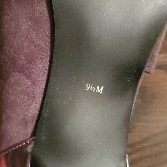 Ann Marino Heels - Picture 3 of 4